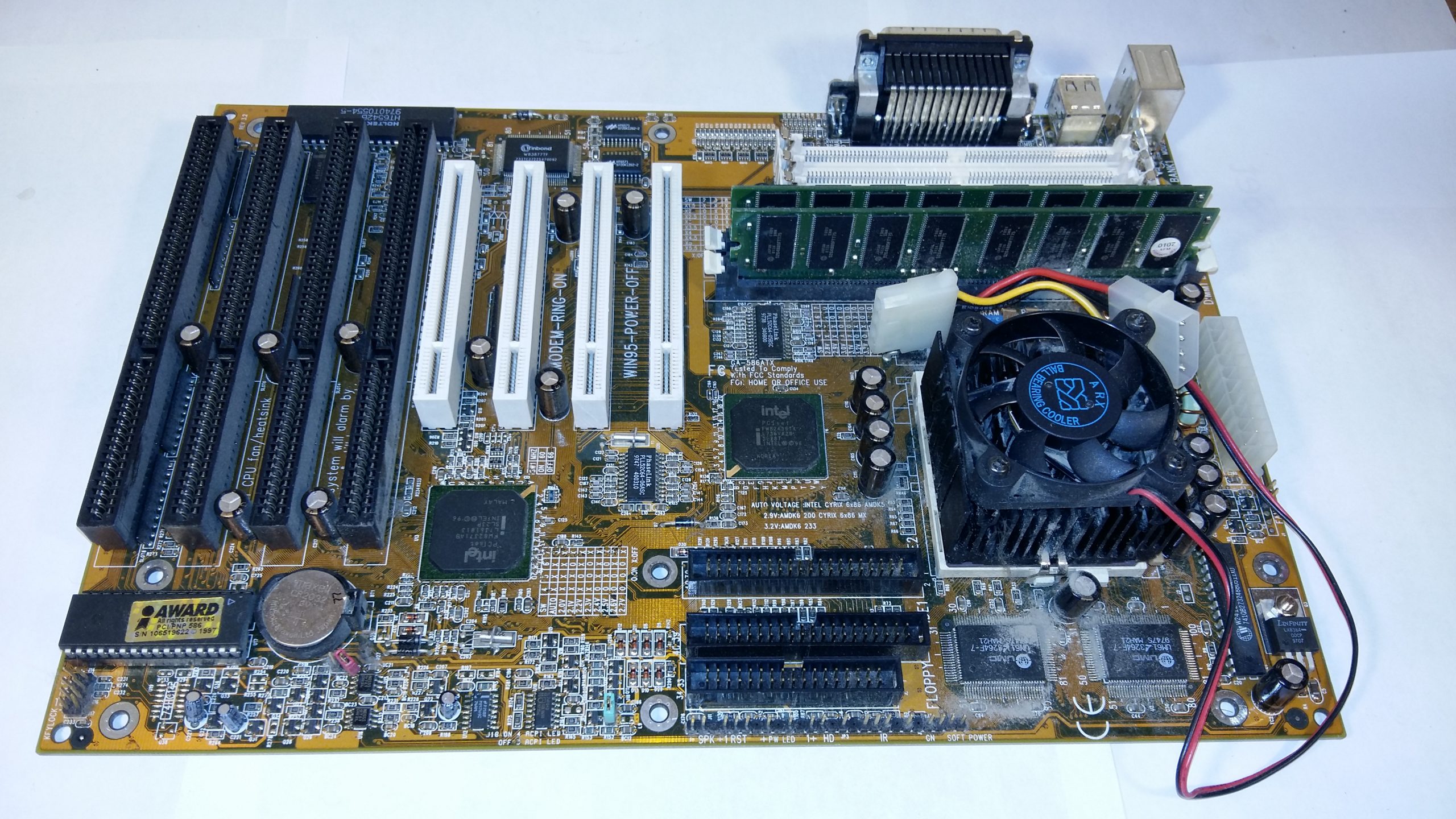 Carte Mère Vintage FIC PA-2005 – Socket 7 – Pentium / AMD K6