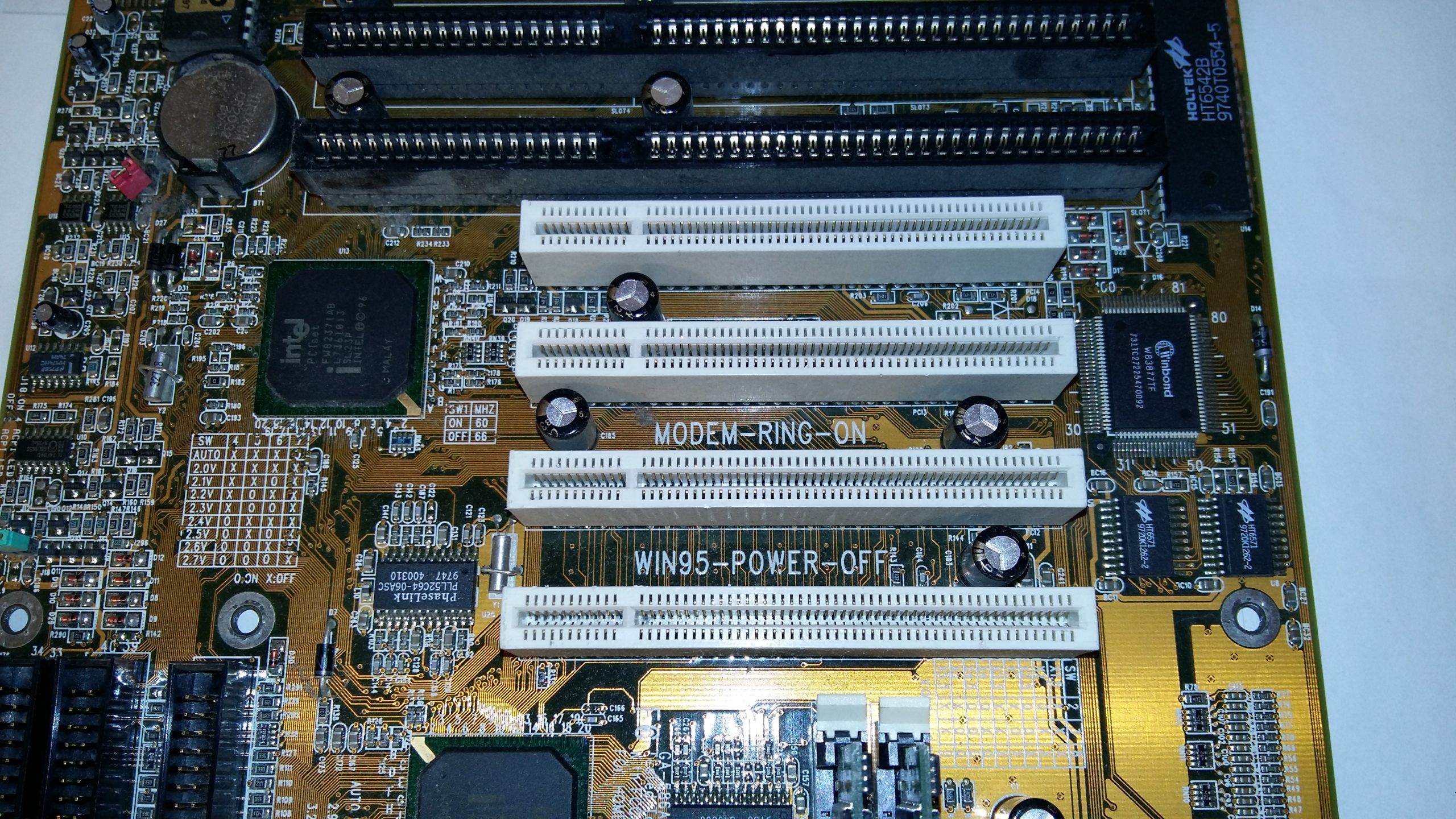 Carte Mère Vintage FIC PA-2005 – Socket 7 – Pentium / AMD K6
