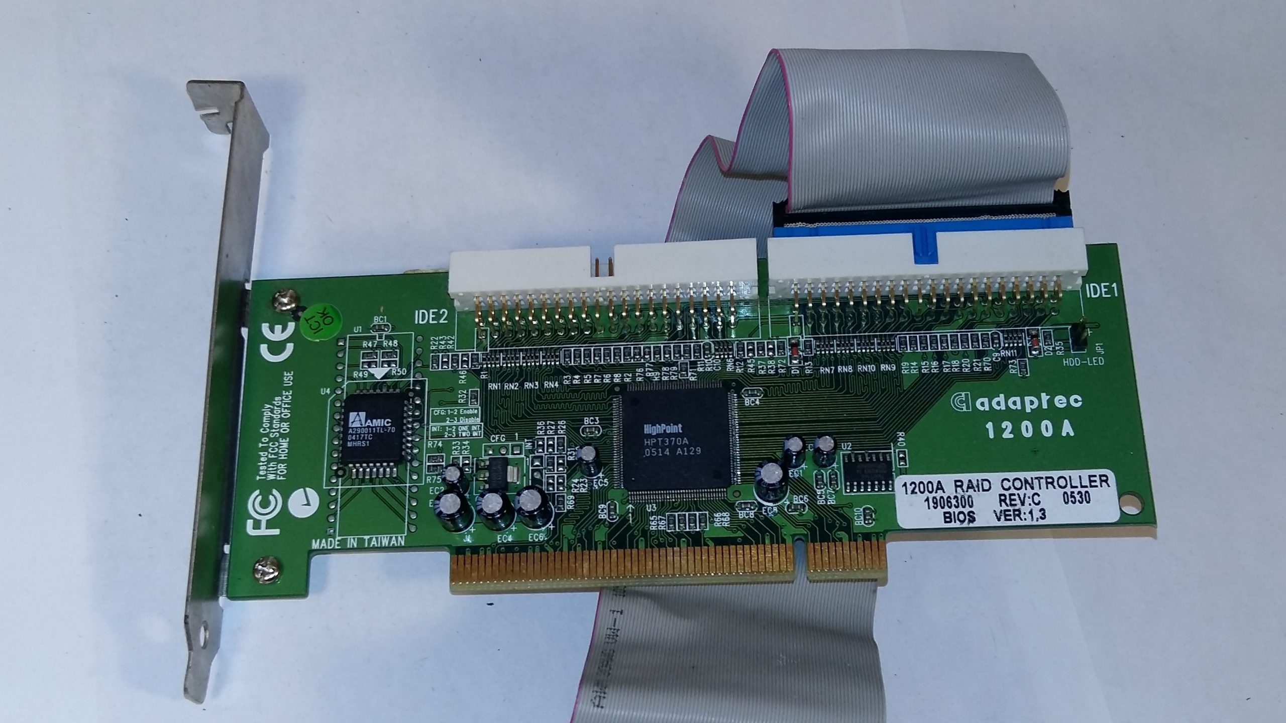 carte contrôleur RAID PCI Adaptec 1200A.