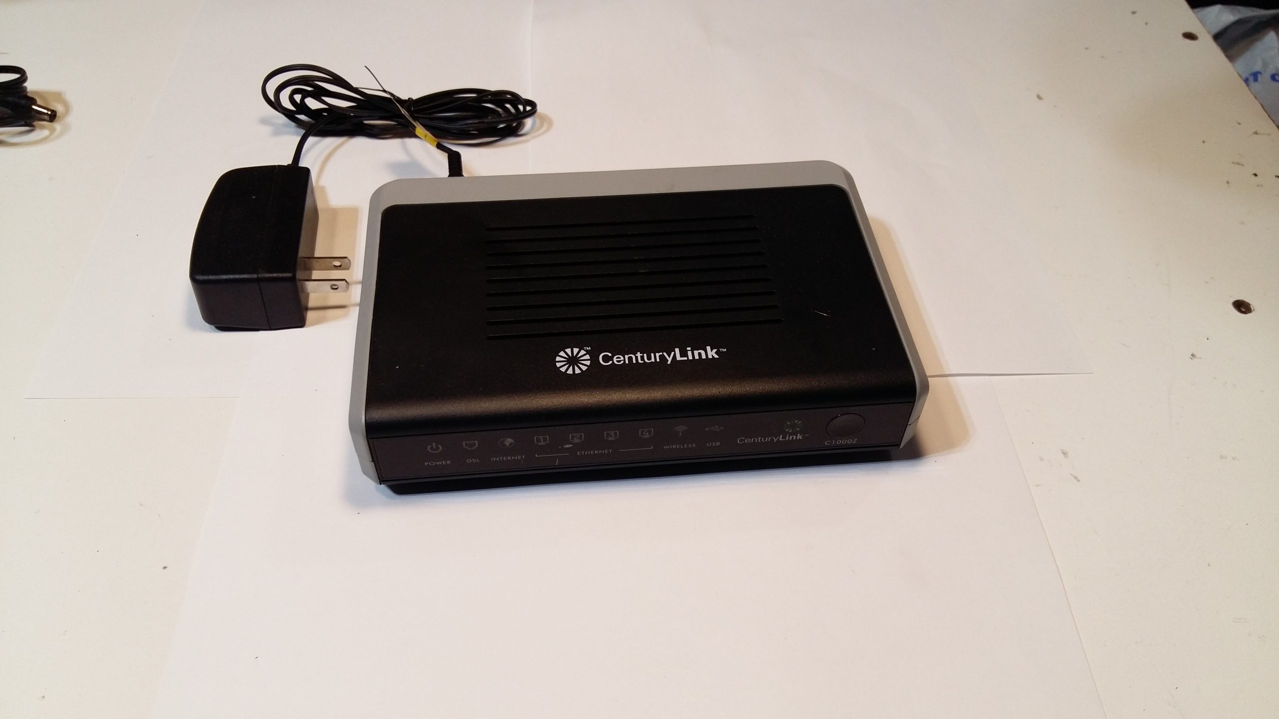 Modem Wi-Fi CenturyLink Zyxel modèle C1000Z