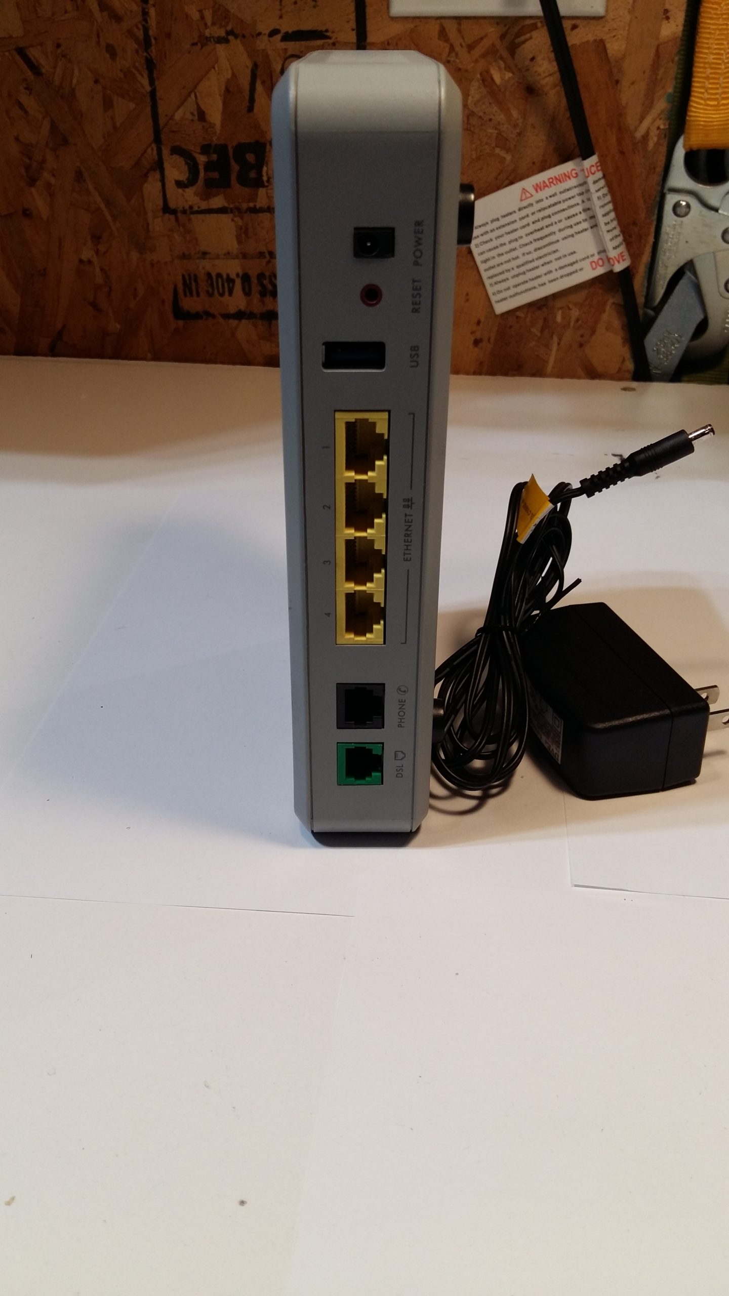 Modem Wi-Fi CenturyLink Zyxel modèle C1000Z