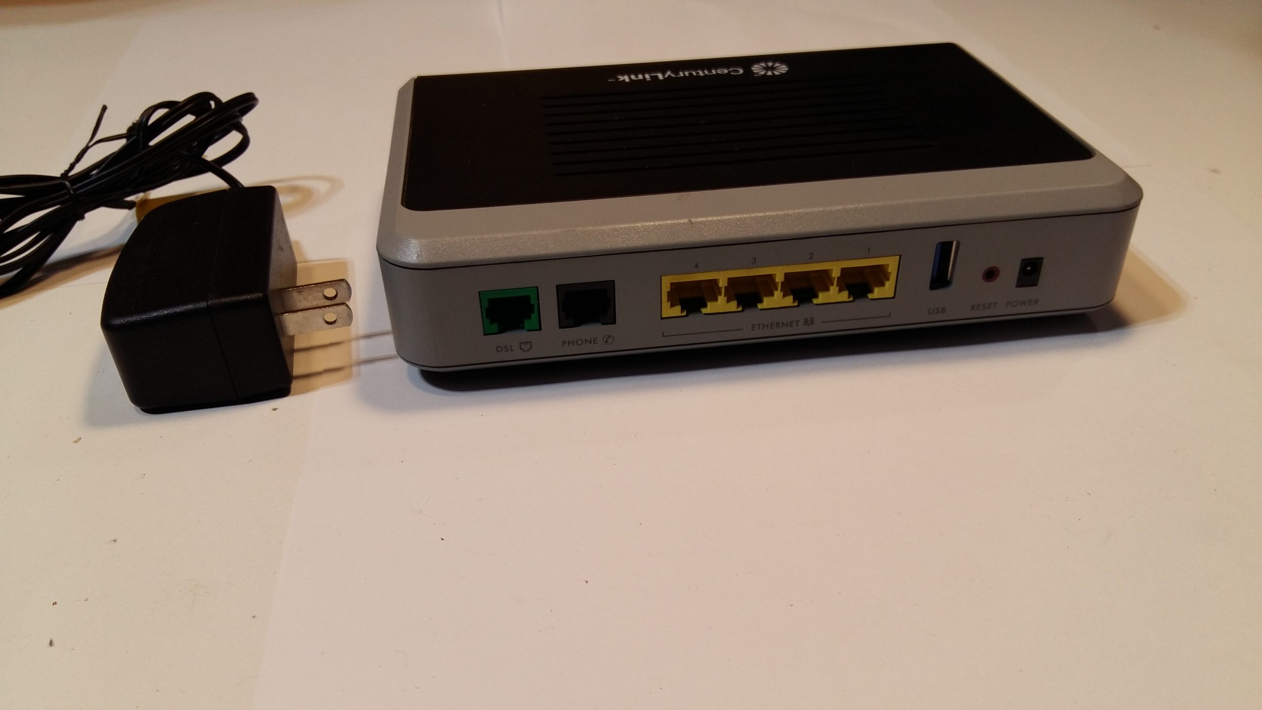 Modem Wi-Fi CenturyLink Zyxel modèle C1000Z