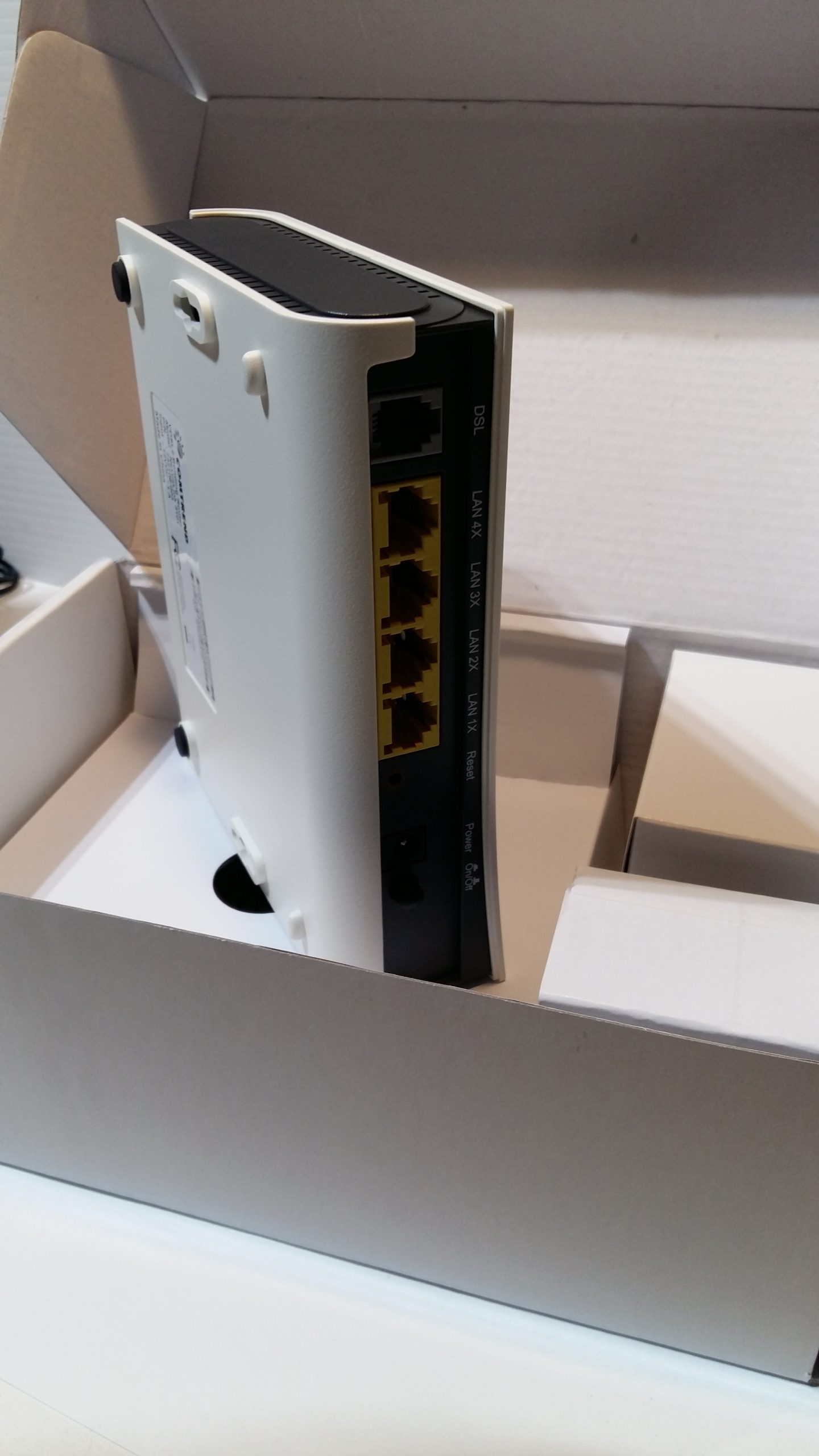 Comtrend NexusLink 3101 Routeur de liaison DSL (Bonded CPE) Vdsl2 @f8