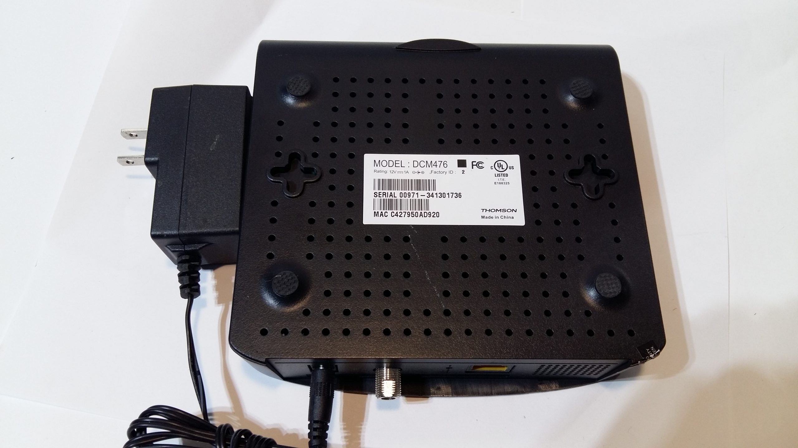 Thomson DCM476 – Modem Câble DOCSIS 3.0 – Pré-utilisé et entièrement fonctionnel
