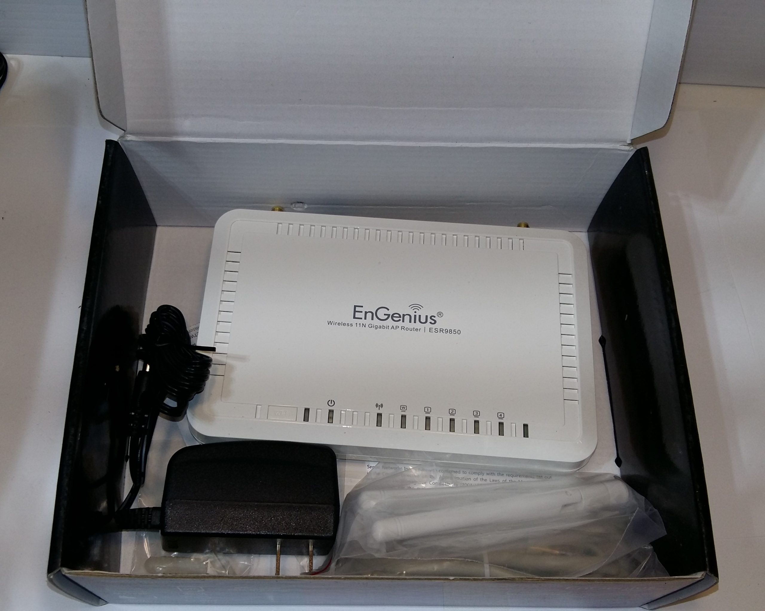 Routeur WiFi EnGenius ESR-9850