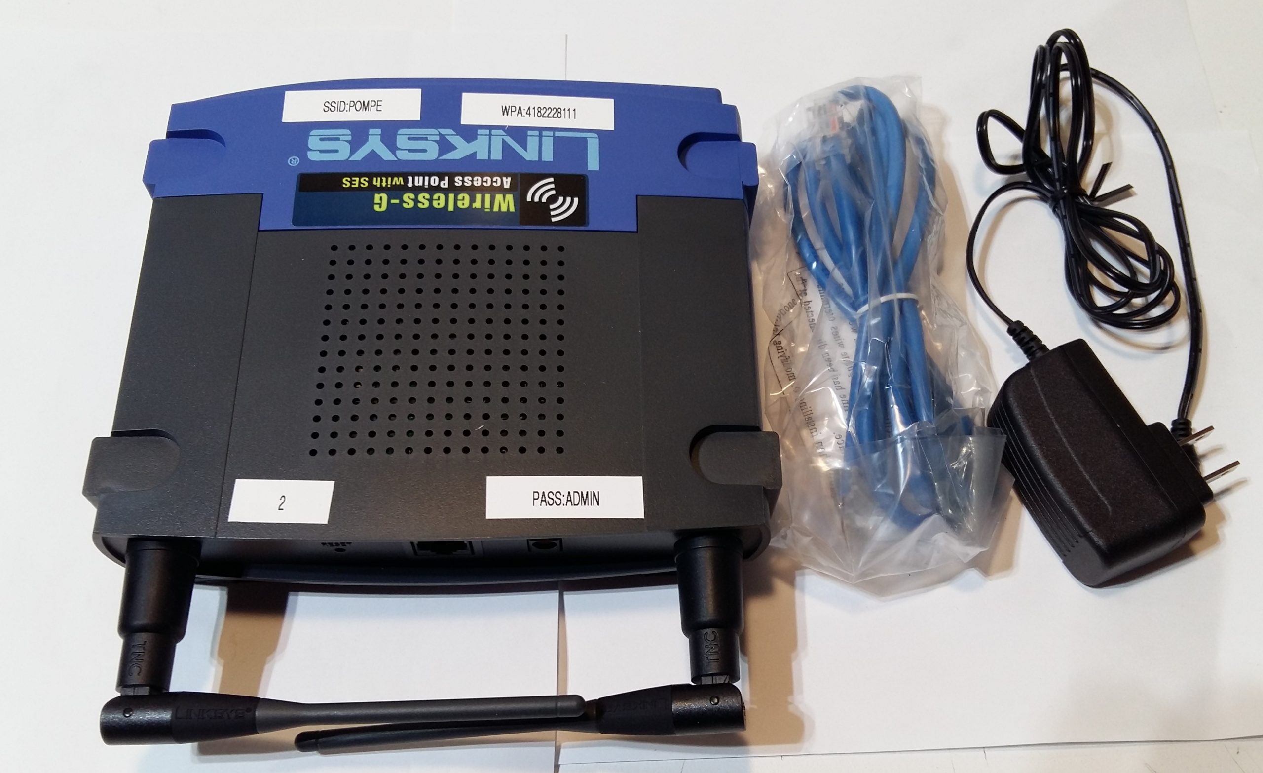 Support mural et empilable Linksys SM01