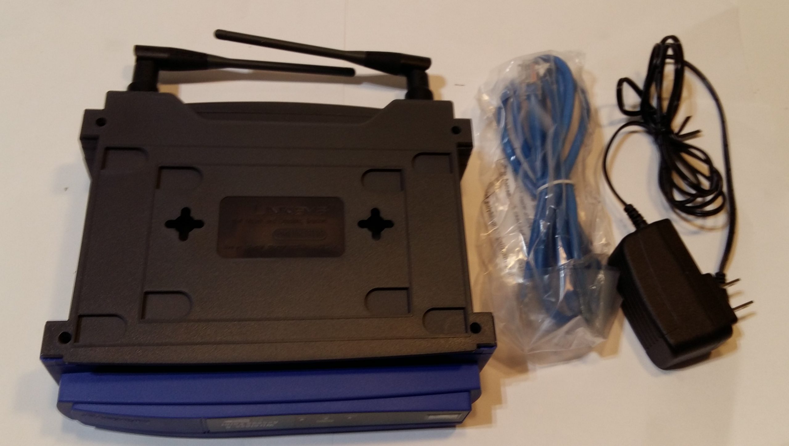 Support mural et empilable Linksys SM01