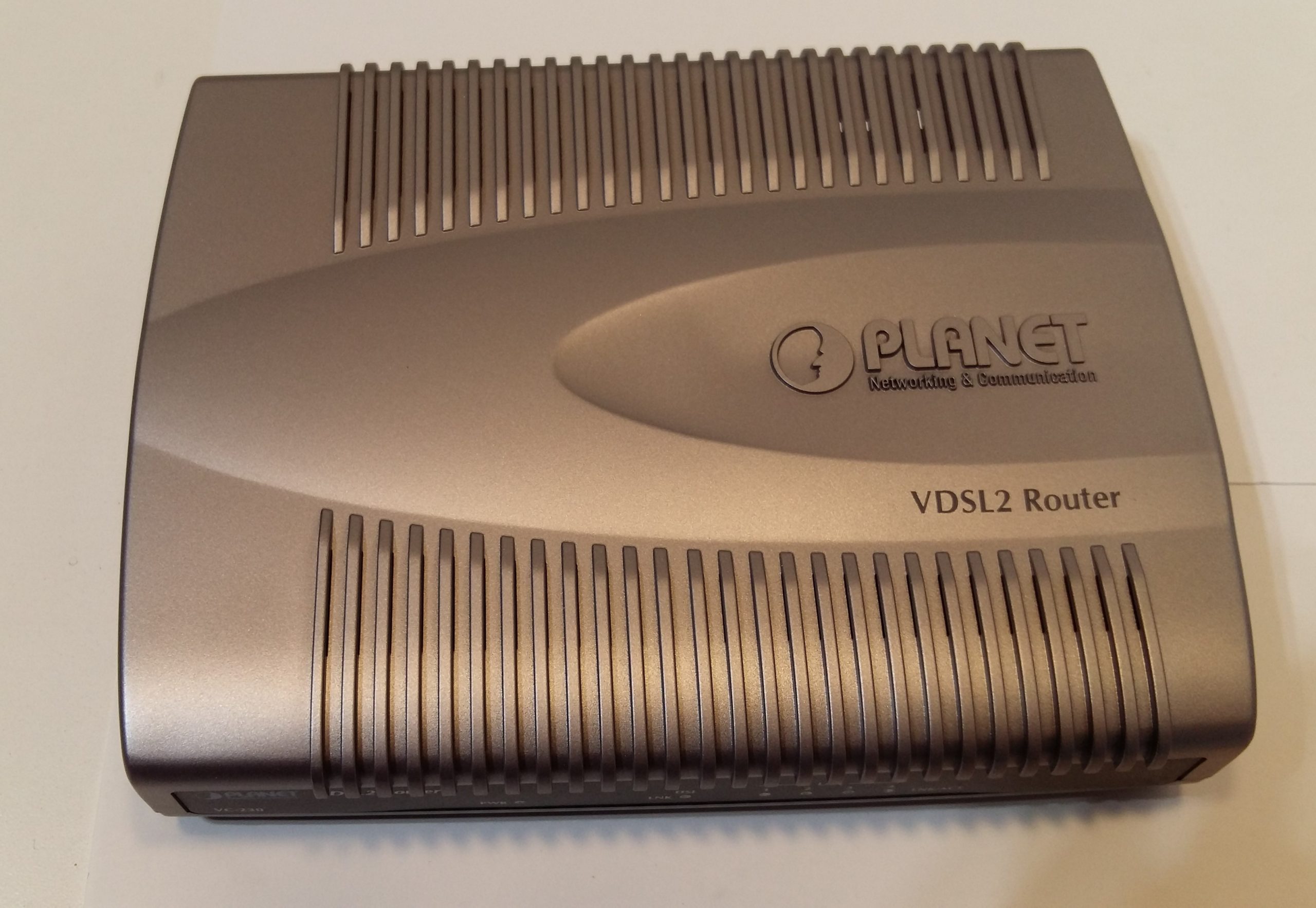 Routeur Planet VC-230 Routeur VDSL2 12 VCC – Nouveau !
