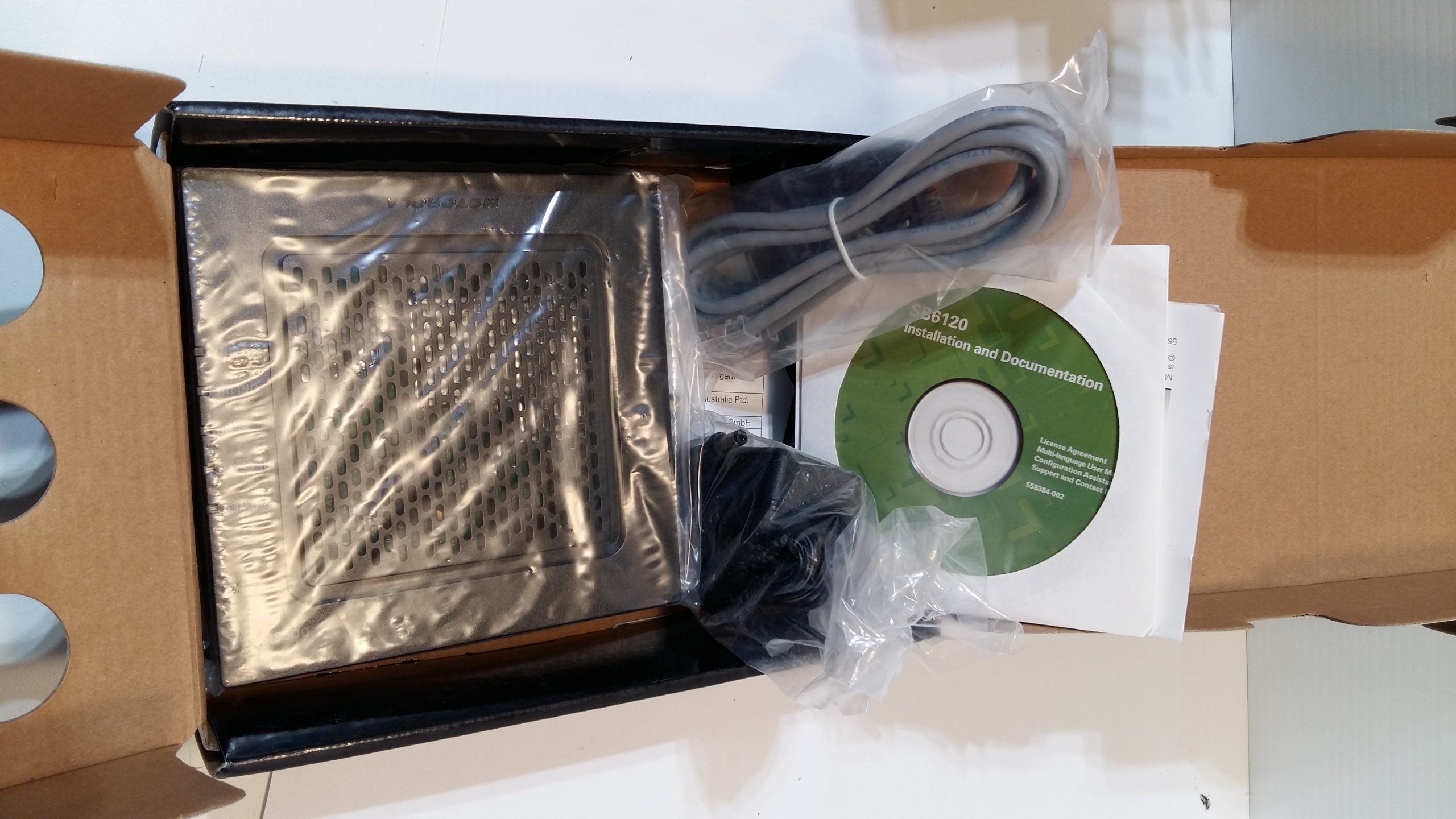 Passerelle modem câble sans fil Motorola SBG6580 Surfboard eXtreme DOCSIS 3.0