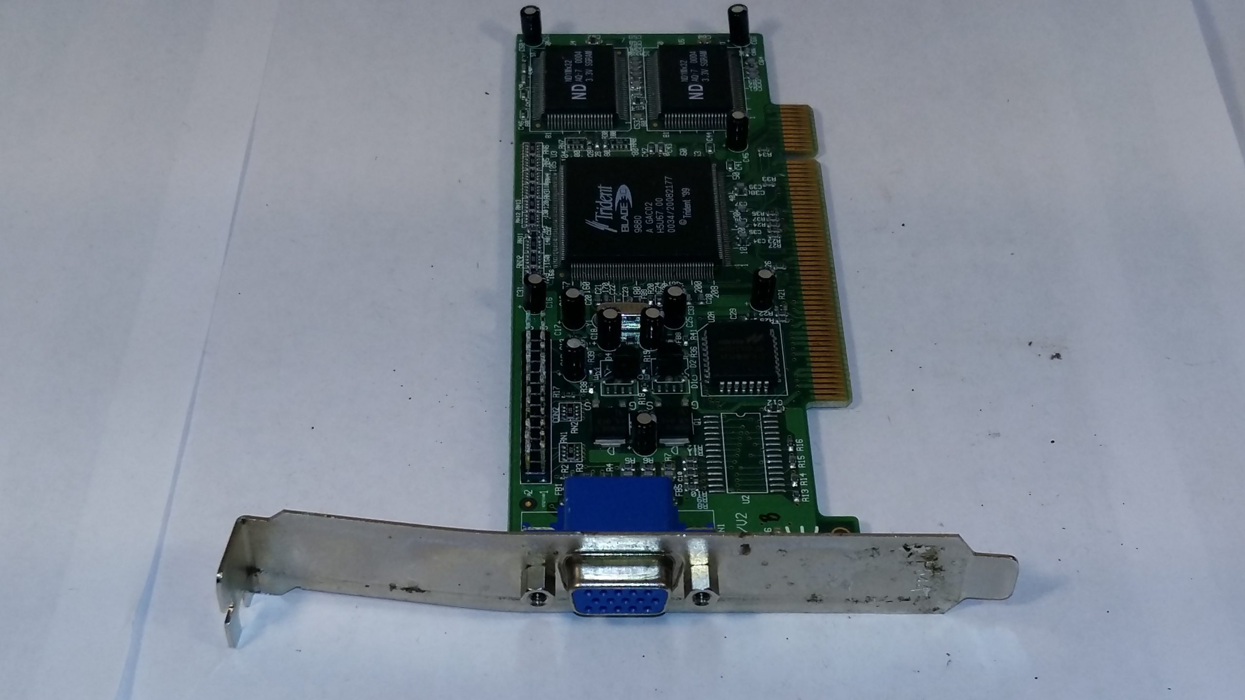 Carte graphique Trident Blade 3D 9880 – PCI – VGA – Vintage rétro PC