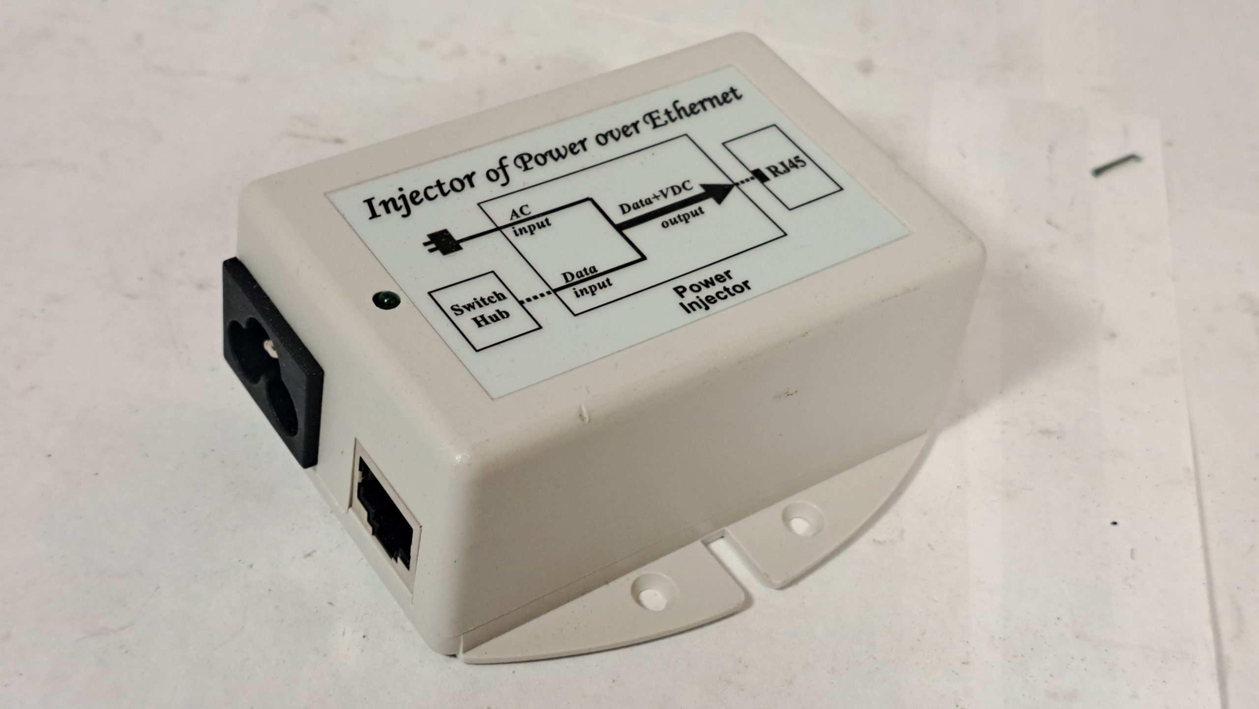 Injecteur d’alimentation Power over Ethernet (PoE) Laird Technologies POE-18i – 18VDC 0.9A