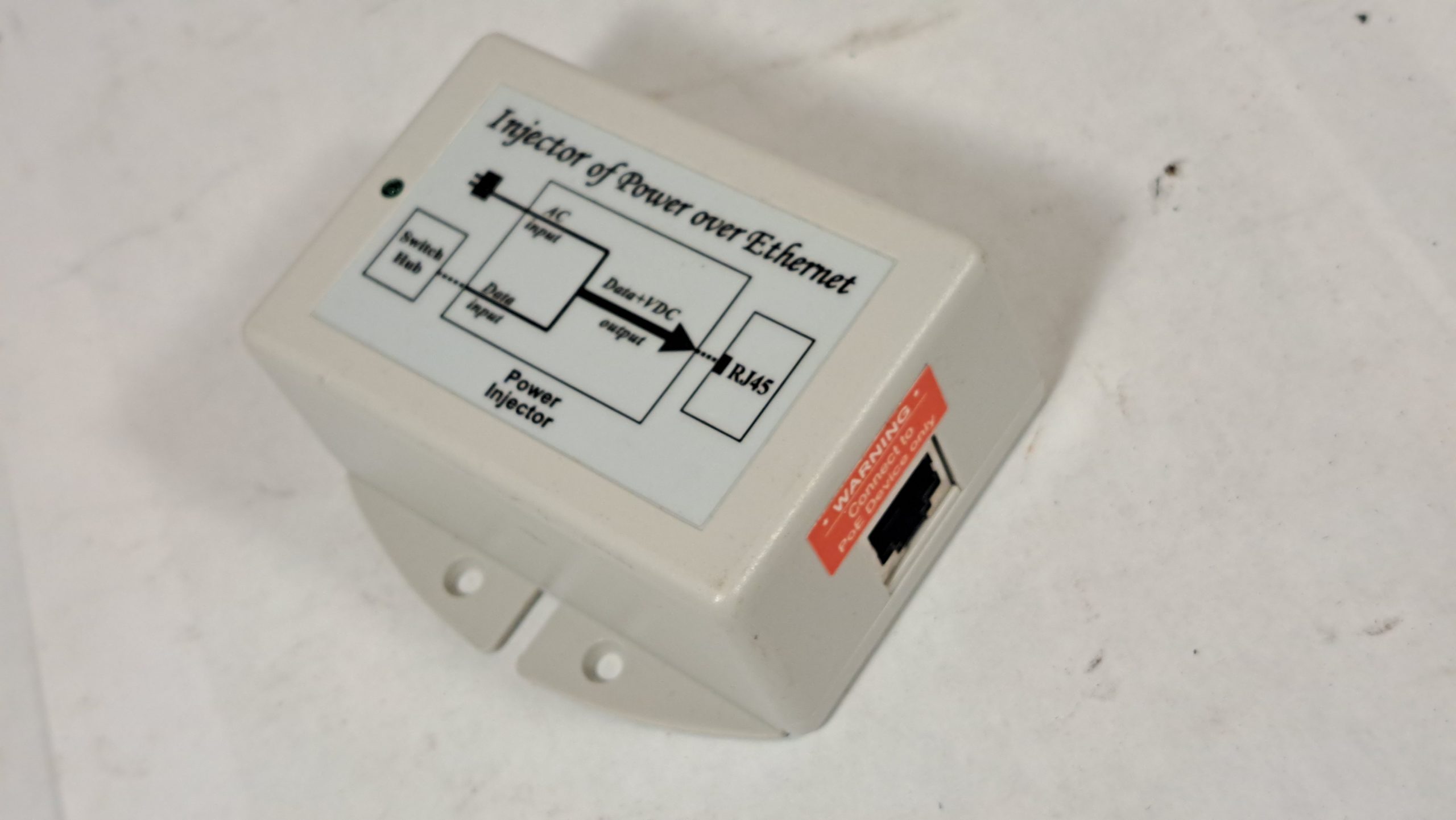 Injecteur d’alimentation Power over Ethernet (PoE) Laird Technologies POE-18i – 18VDC 0.9A