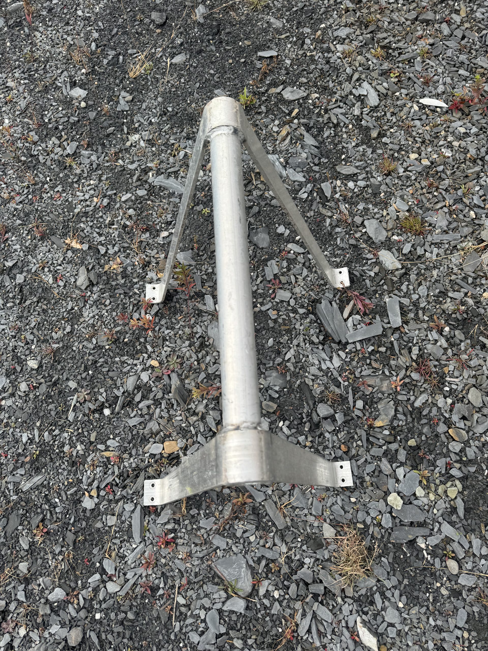 Élégance Professionnelle : Tréteaux en Aluminium Poli Style Campagne