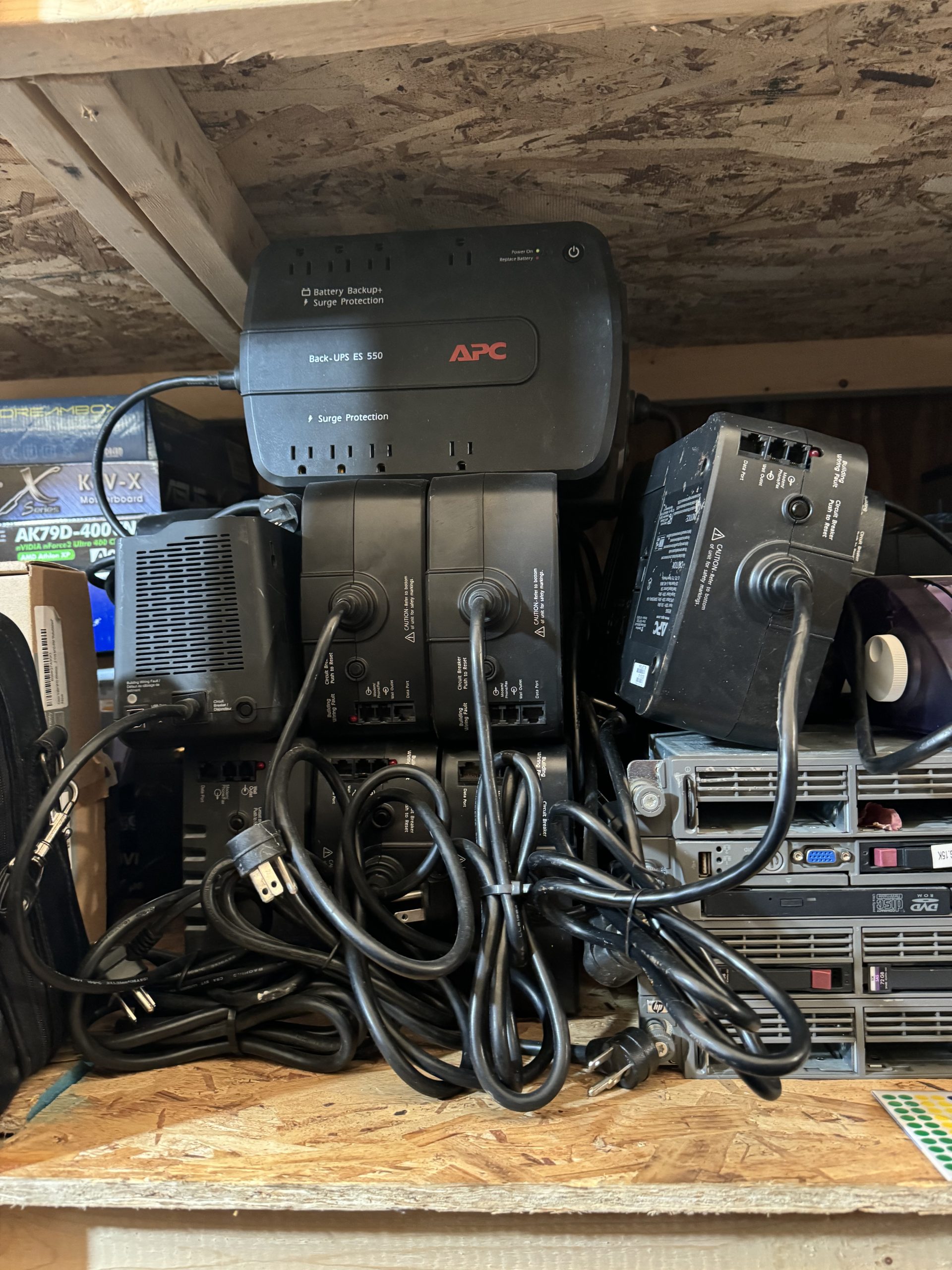 Onduleur APC BK300 300 VA Back-UPS 300