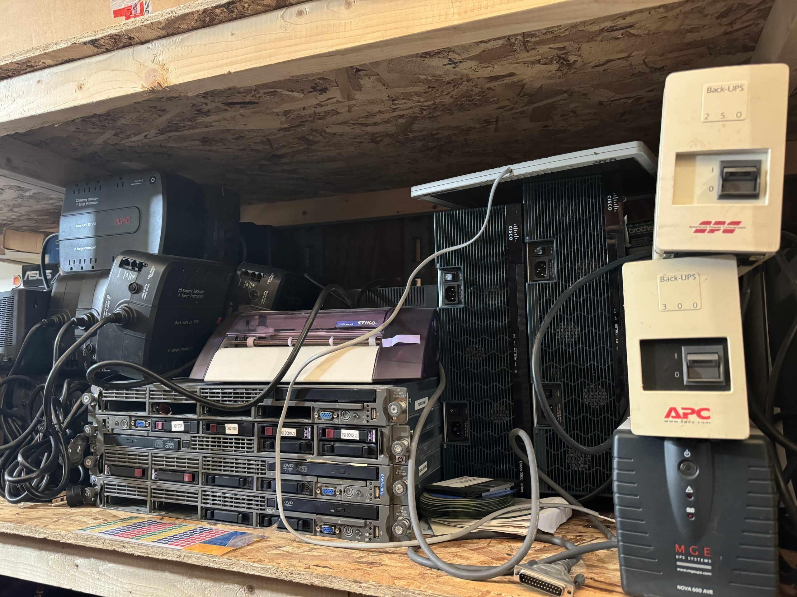 Onduleur APC BK300 300 VA Back-UPS 300