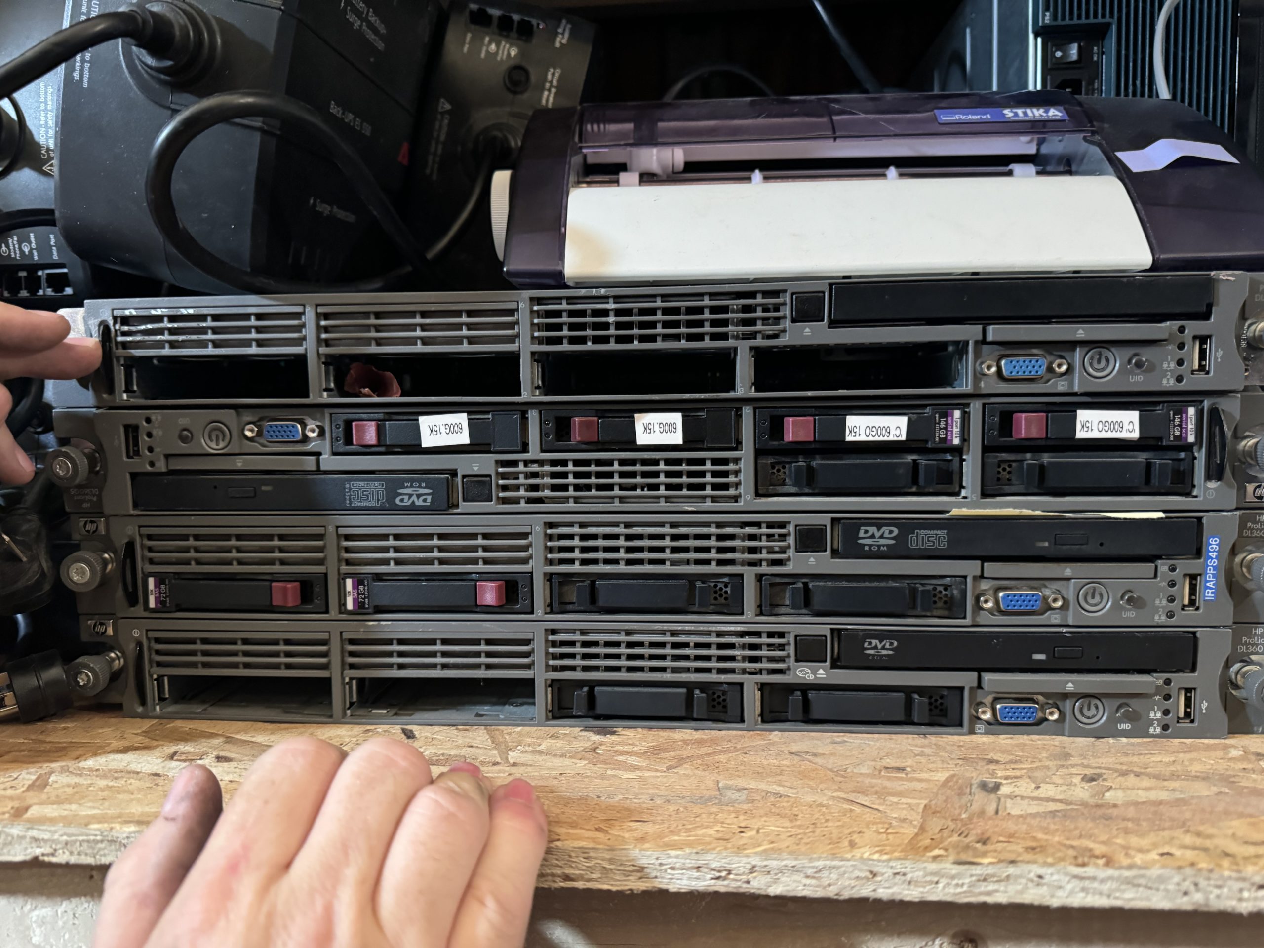 LOT de 4 serveurs rack HP PROLIANT DL G5 et G7 complets