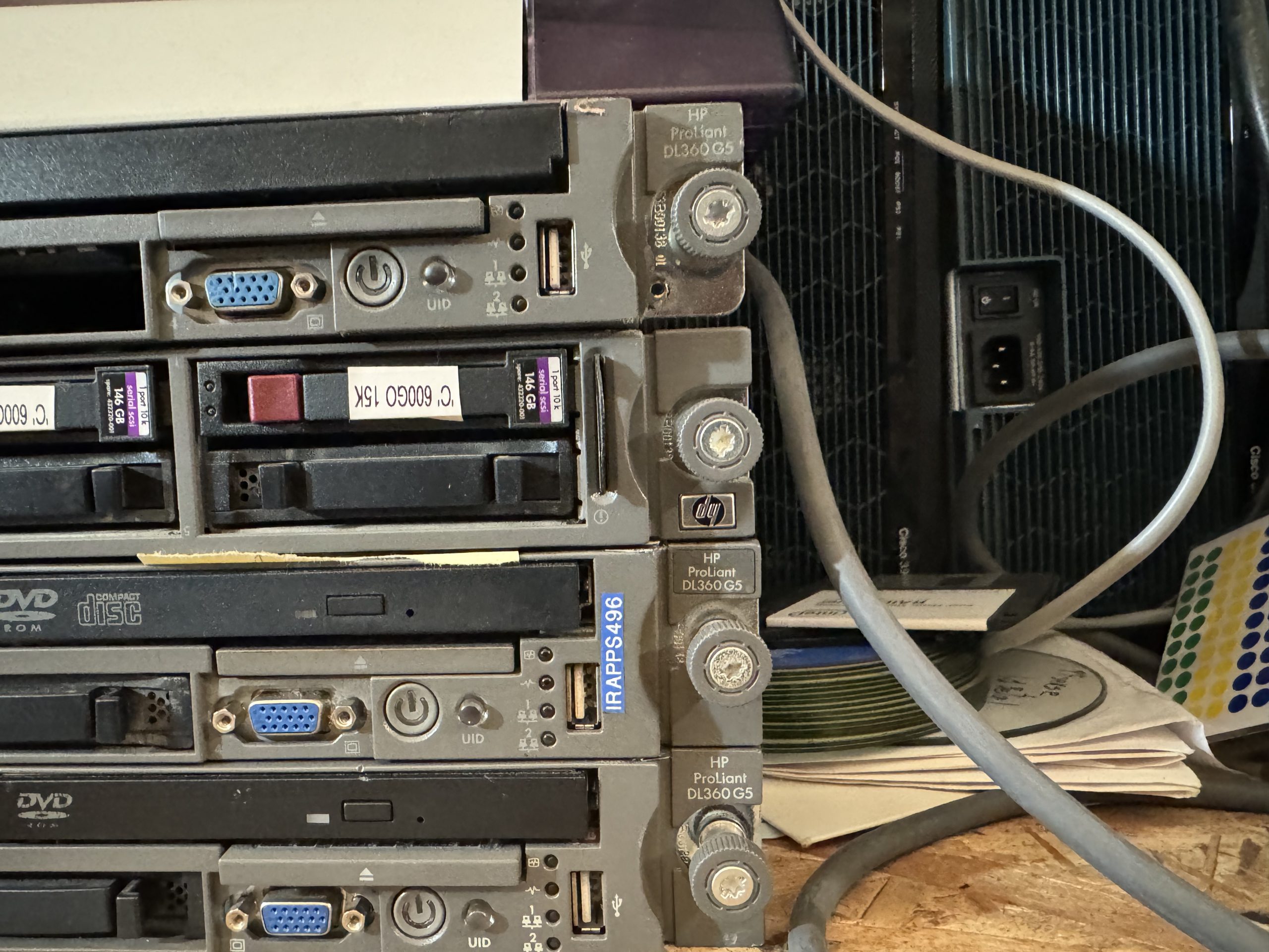 LOT de 4 serveurs rack HP PROLIANT DL G5 et G7 complets