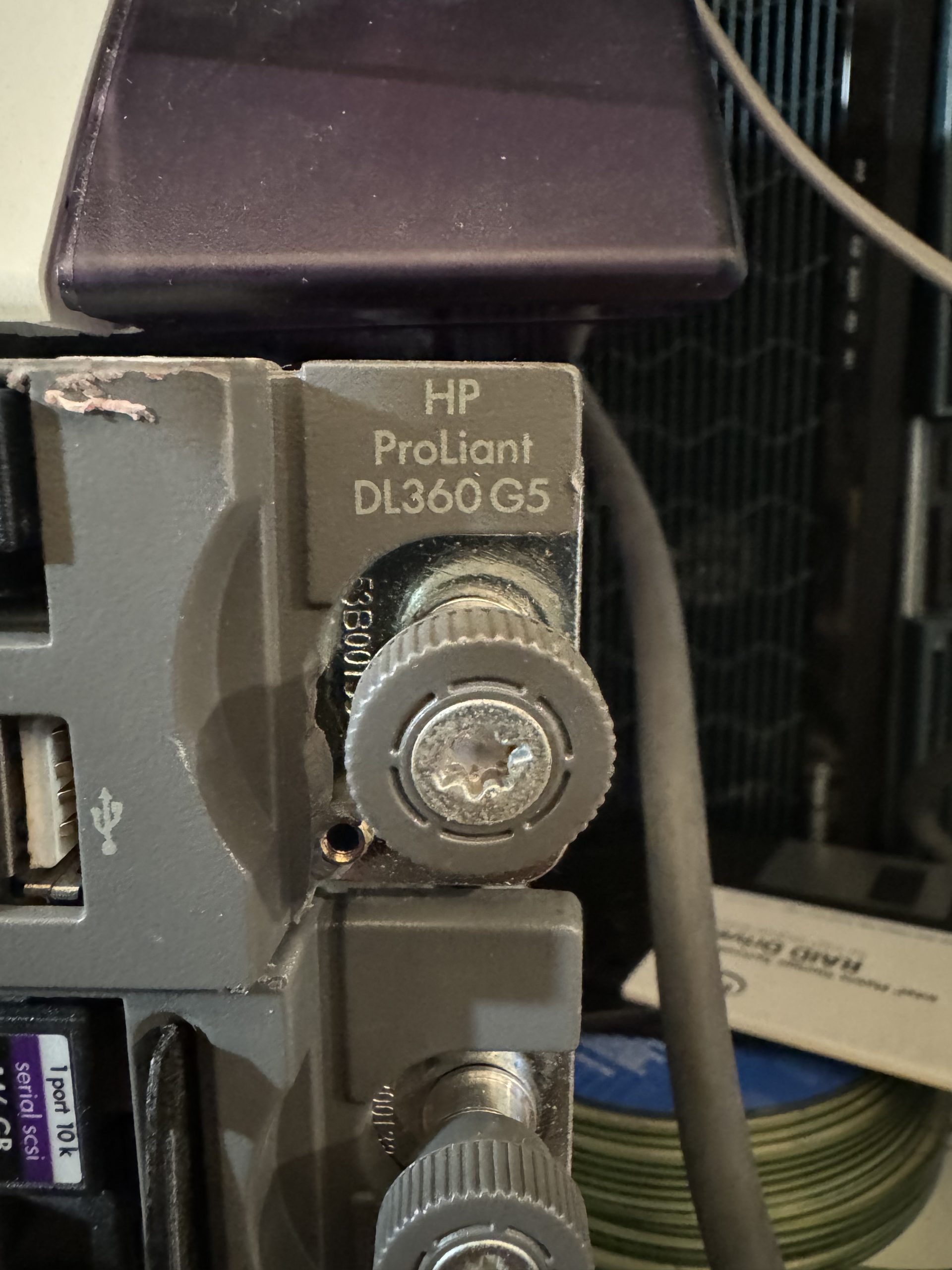 LOT de 4 serveurs rack HP PROLIANT DL G5 et G7 complets