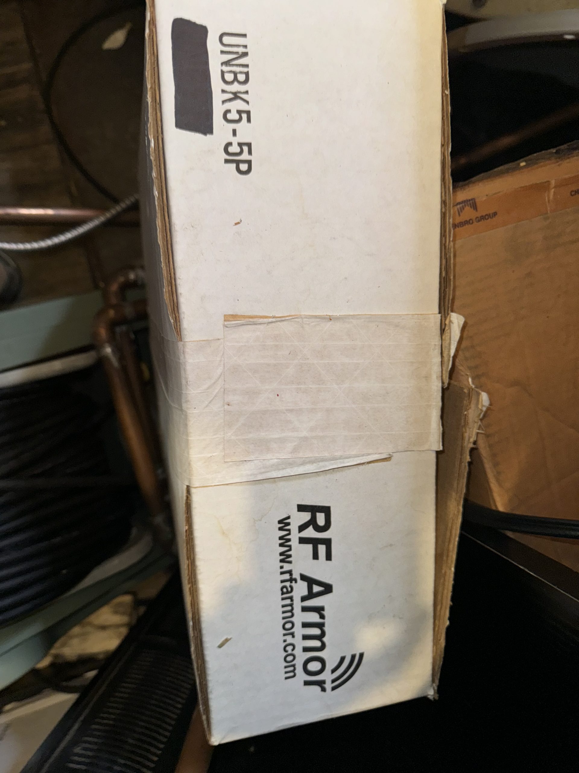 Blindage RF Ubiquiti Carrier Class RF Armor pour secteurs airMAX MIMO Neuf Scellé