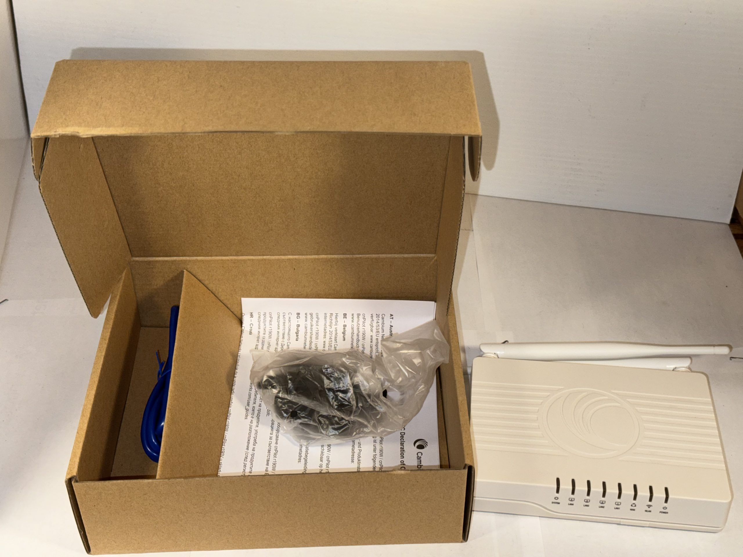 Routeur WLAN Gigabit bi-bande Cambium cnPilot R201 US 802.11ac – NEUF EN BOÎTE