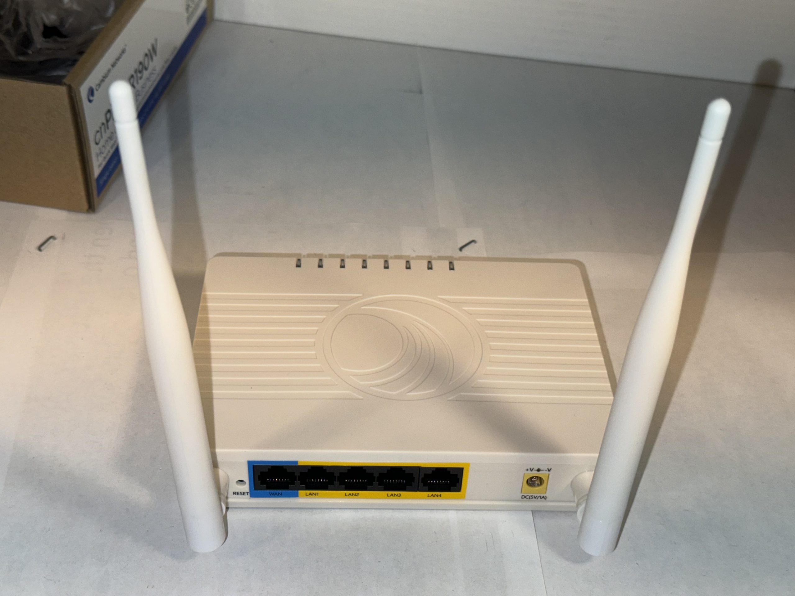 Routeur WLAN Gigabit bi-bande Cambium cnPilot R201 US 802.11ac – NEUF EN BOÎTE