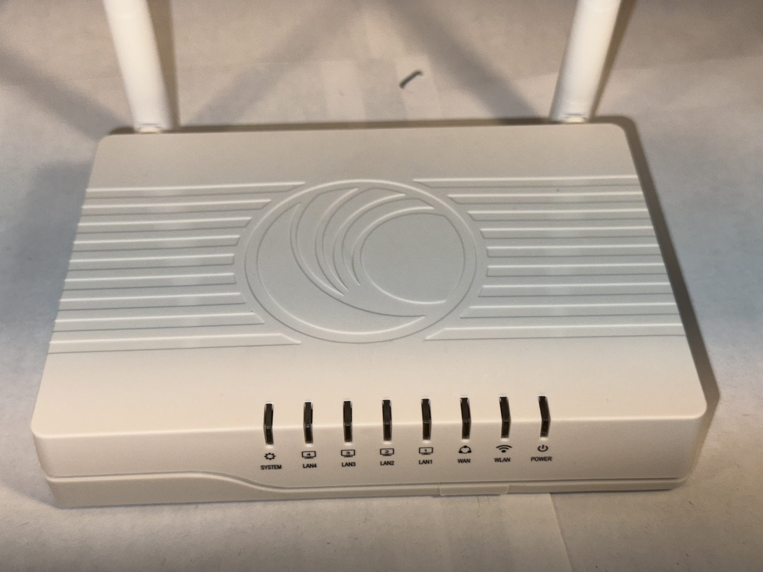 Routeur WLAN Gigabit bi-bande Cambium cnPilot R201 US 802.11ac – NEUF EN BOÎTE