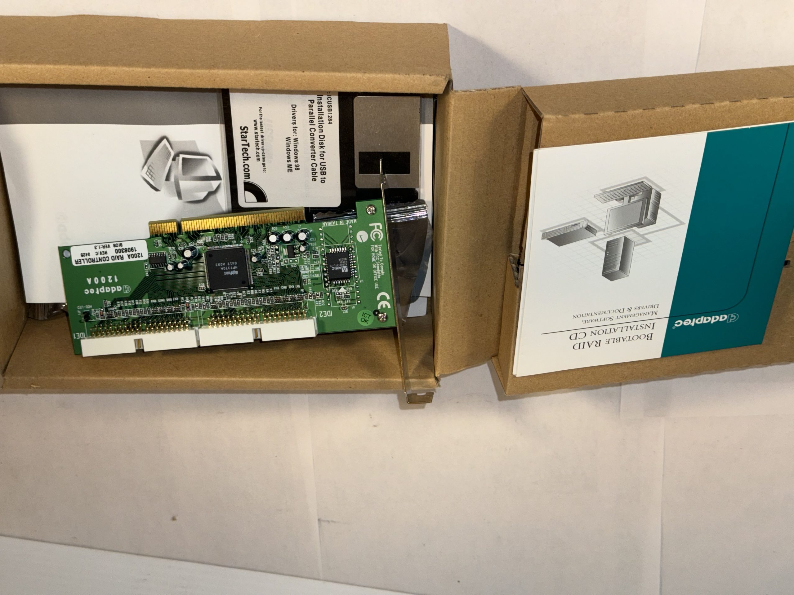 Nouveau Contrôleur RAID Adaptec 1200A Vintage Ouvert (Open Box) 1906300 32-BIT PCI ATA