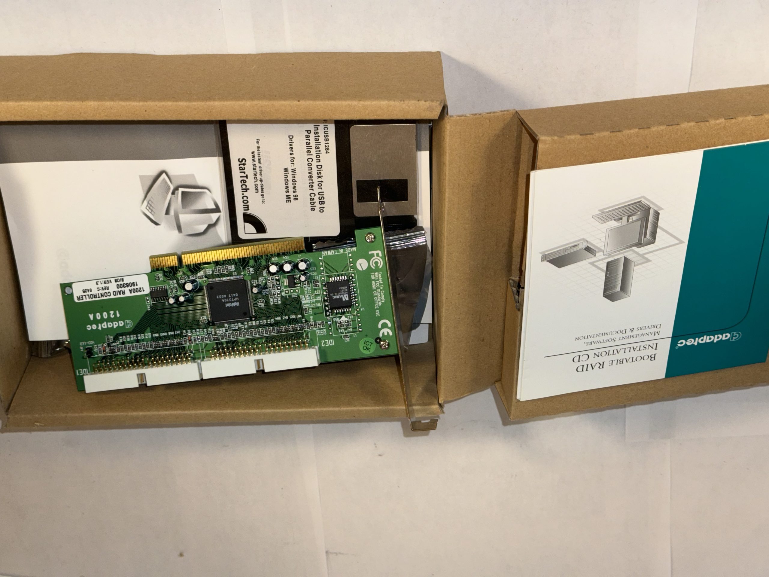 Nouveau Contrôleur RAID Adaptec 1200A Vintage Ouvert (Open Box) 1906300 32-BIT PCI ATA