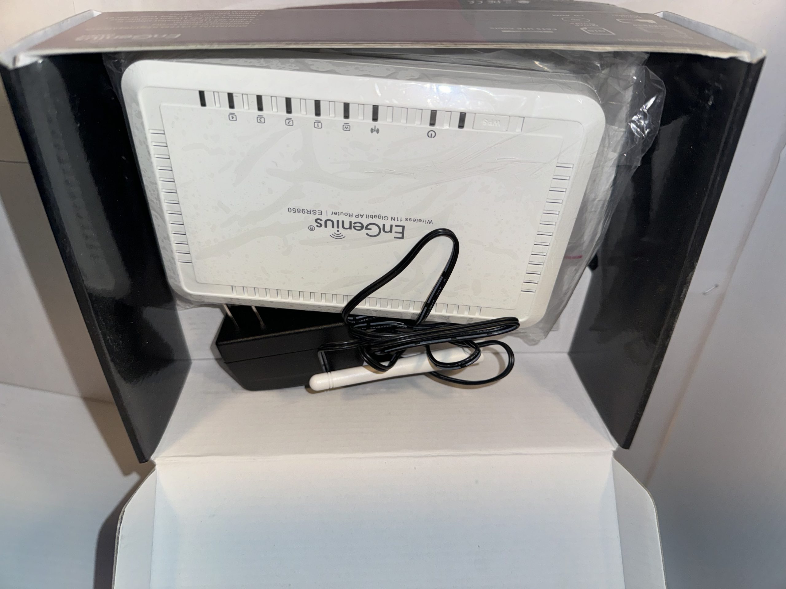 Routeur Gigabit Sans Fil N Haute Performance EnGenius ESR7750 – Jusqu’à 300 Mbps