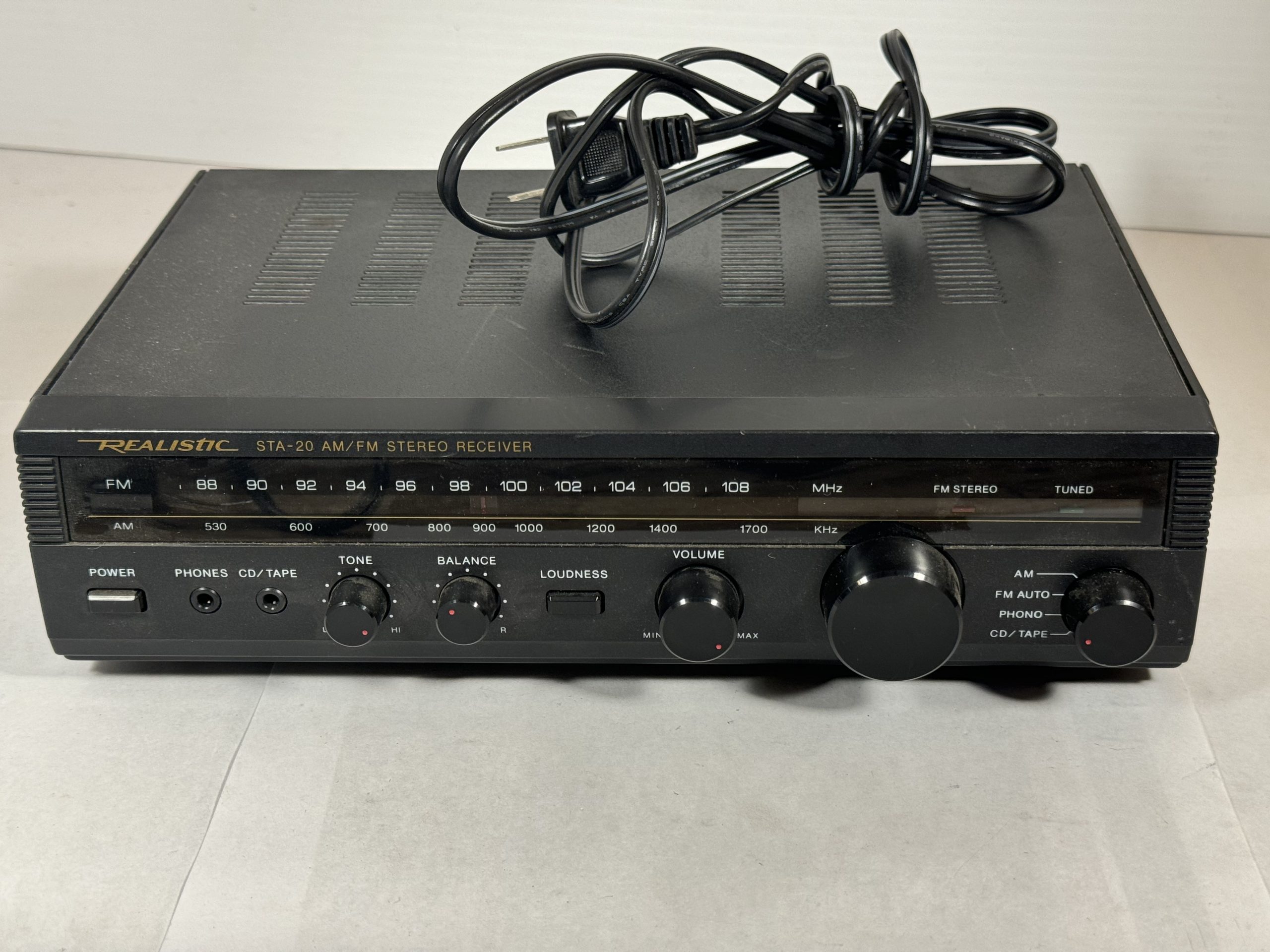 RÉCEPTEUR AMPLIFICATEUR STÉRÉO AM/FM REALISTIC TANDY STA-20 MODÈLE NO. 31-1979 NOIR