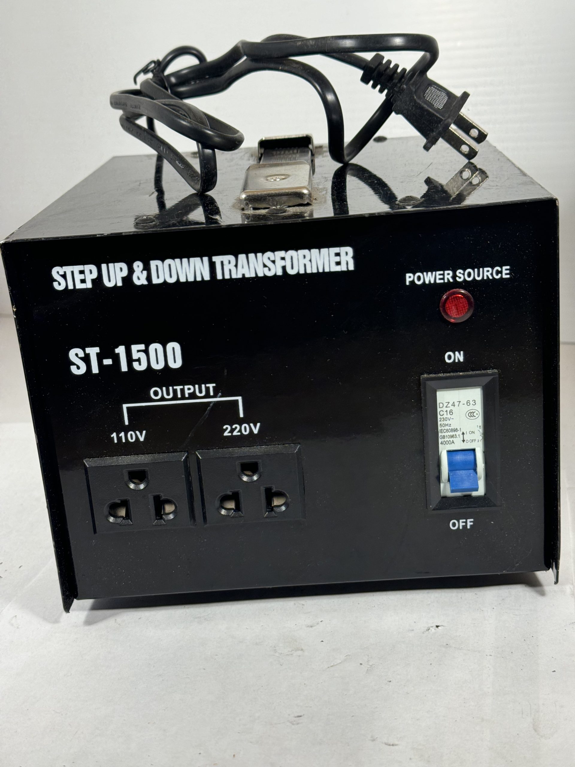 Transformateur, Convertisseur de Puissance, 110V à 220V pour Équipement Électrique Industrie et Maison