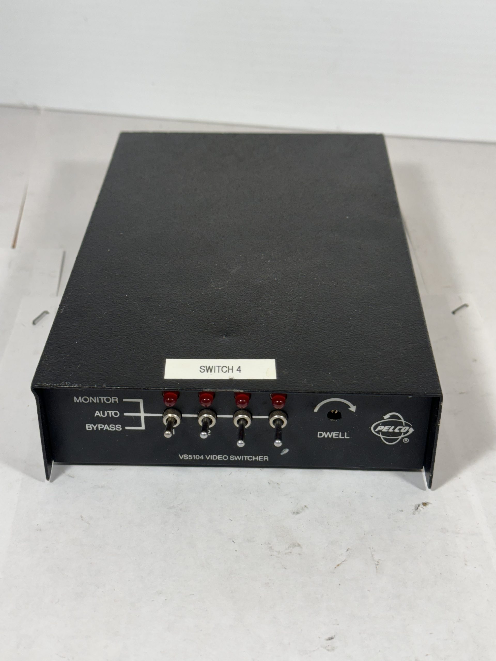 Commutateur Vidéo Séquentiel Pelco VS5104 (4 entrées / 1 sortie)