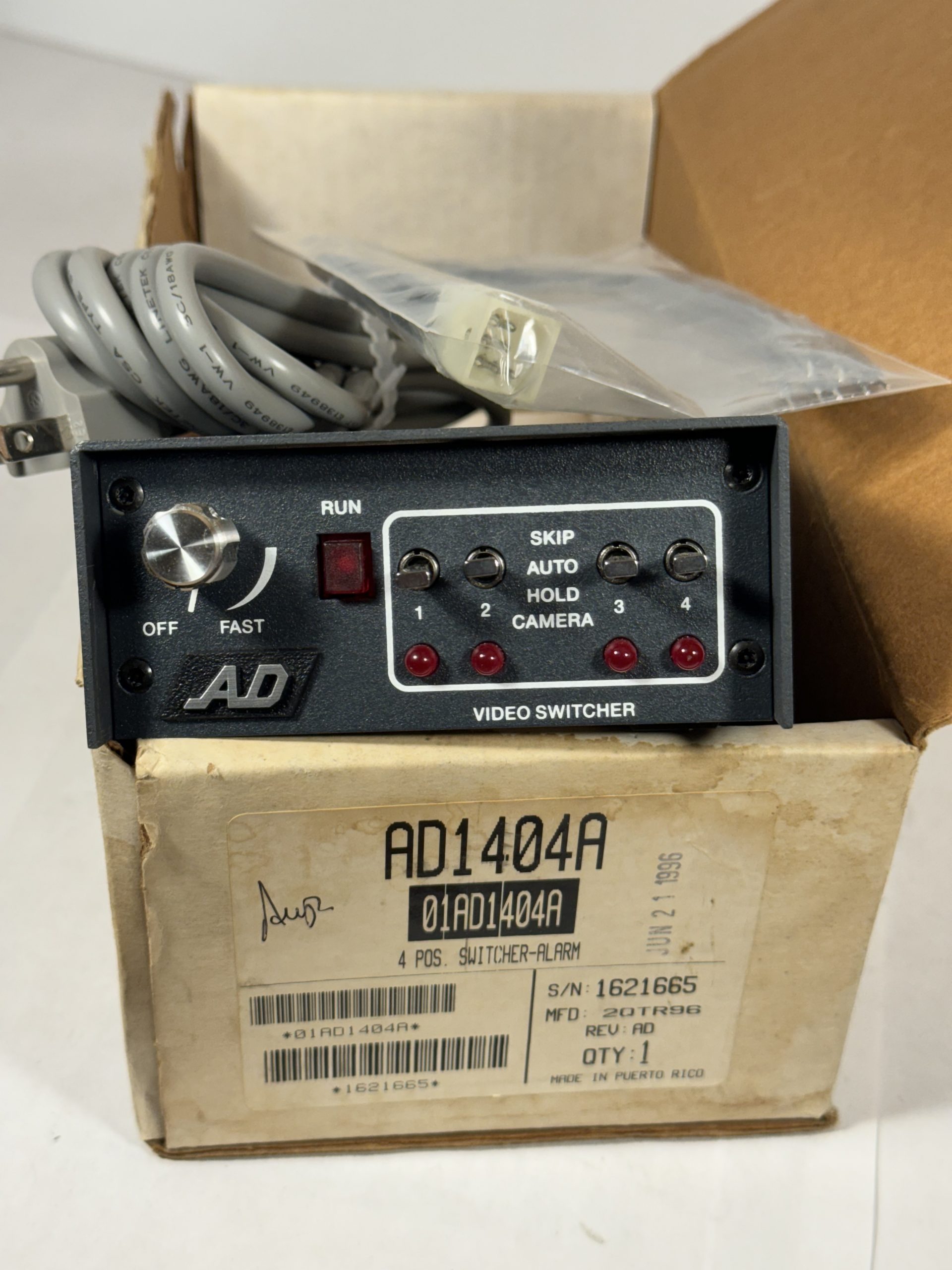 Commutateur vidéo d’entrée caméra American Dynamics AD1404A avec alarme