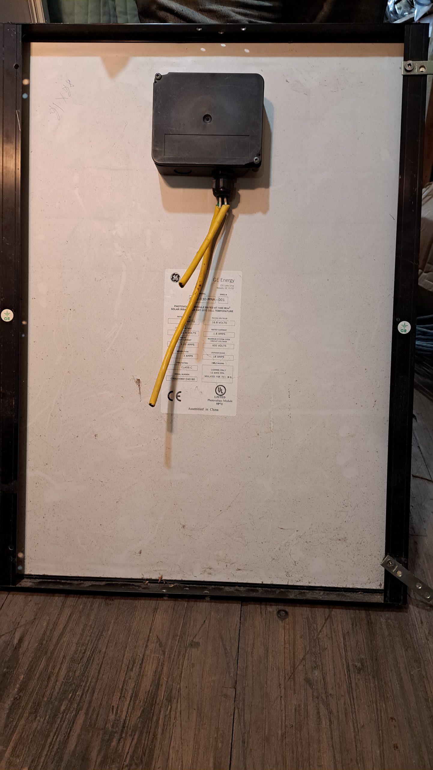 Panneau photovoltaïque GE ENERGY GEPV-030-MNA polycristallin 30 W (type tuile)