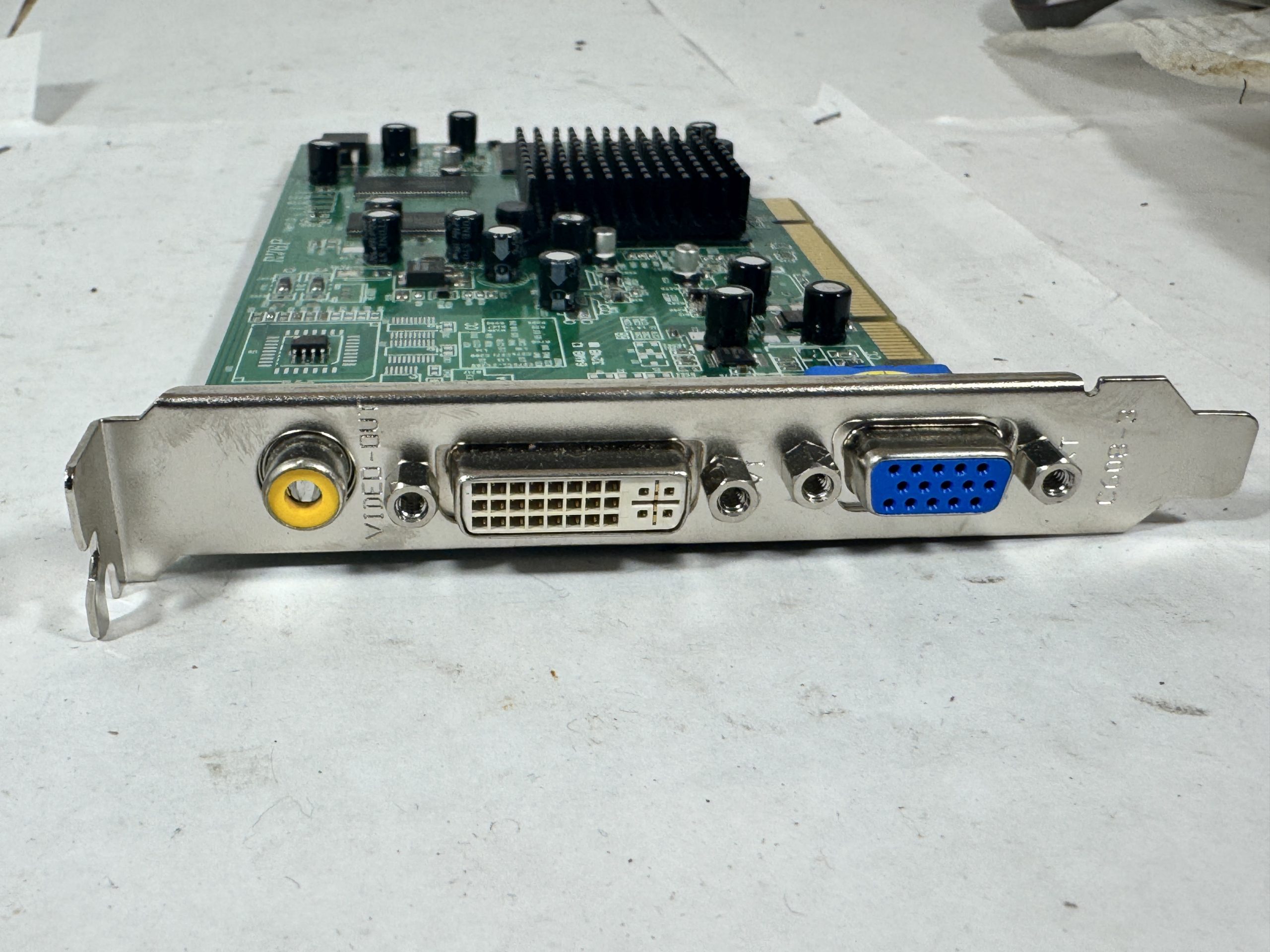 Carte Graphique Vintage ATI All-In-Wonder 3D Rage II+DVD 4Mo PCI TV Tuner P/N 109-38600