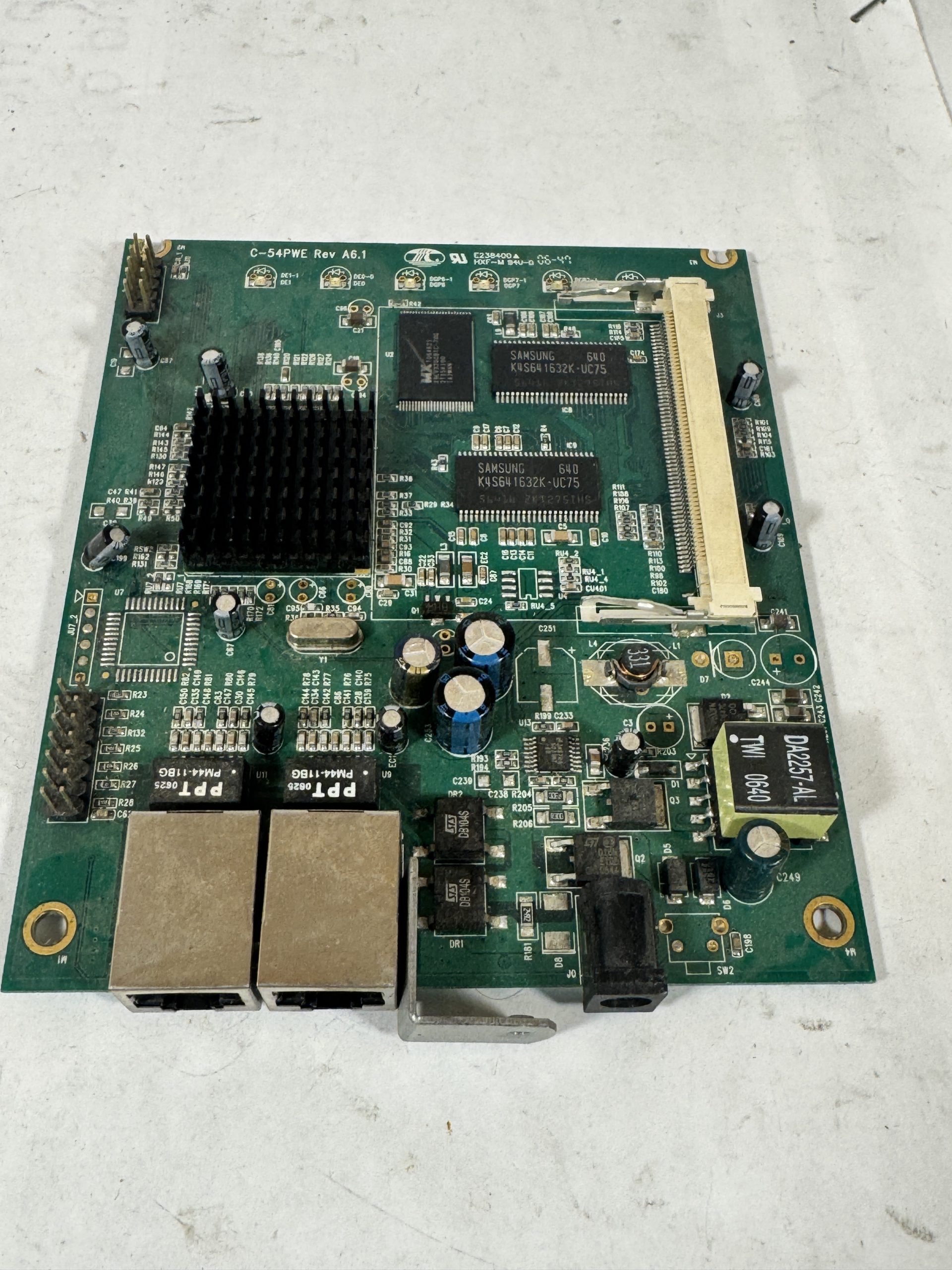 Carte mère/PCB de Point d’Accès EZ4 (Réf. C-54PWE Rev A6.1)