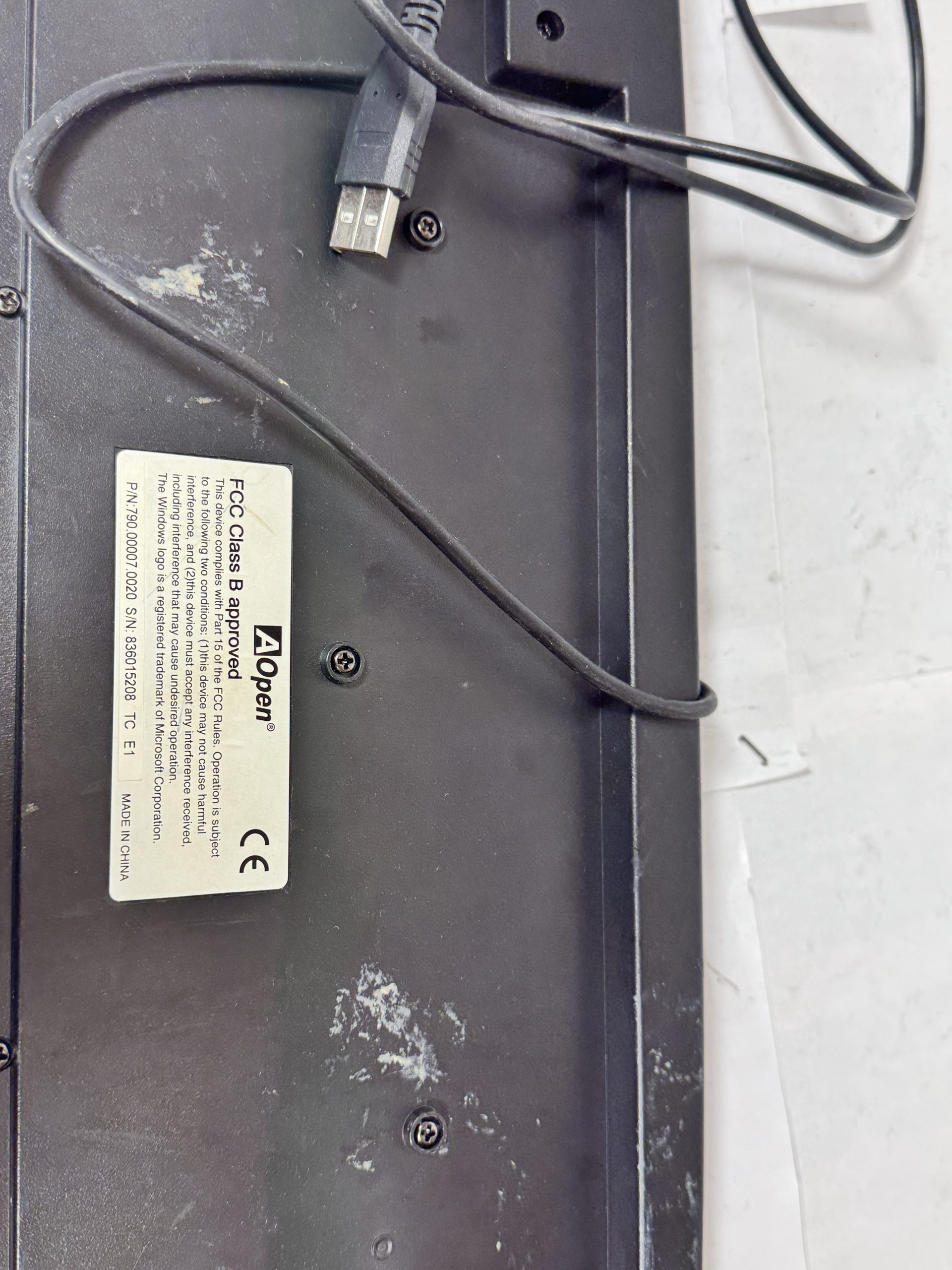 CLAVIER STANDARD FILAIRE AOPEN KB-858B / P/N: 790.00007.0020 – CONNEXION USB